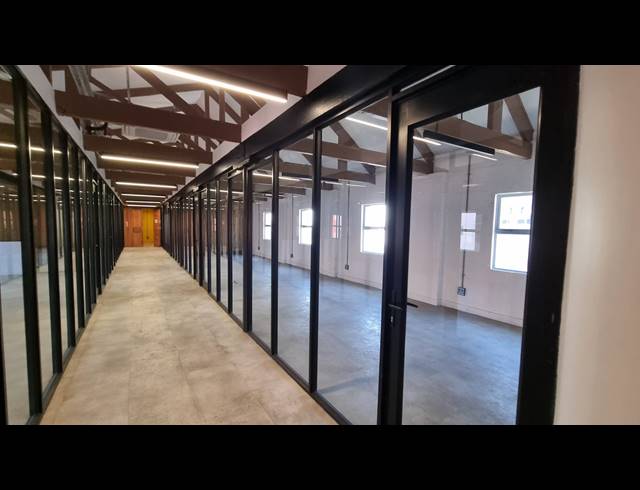 347M² OFFICE FOR SALE IN WOODSTOCK